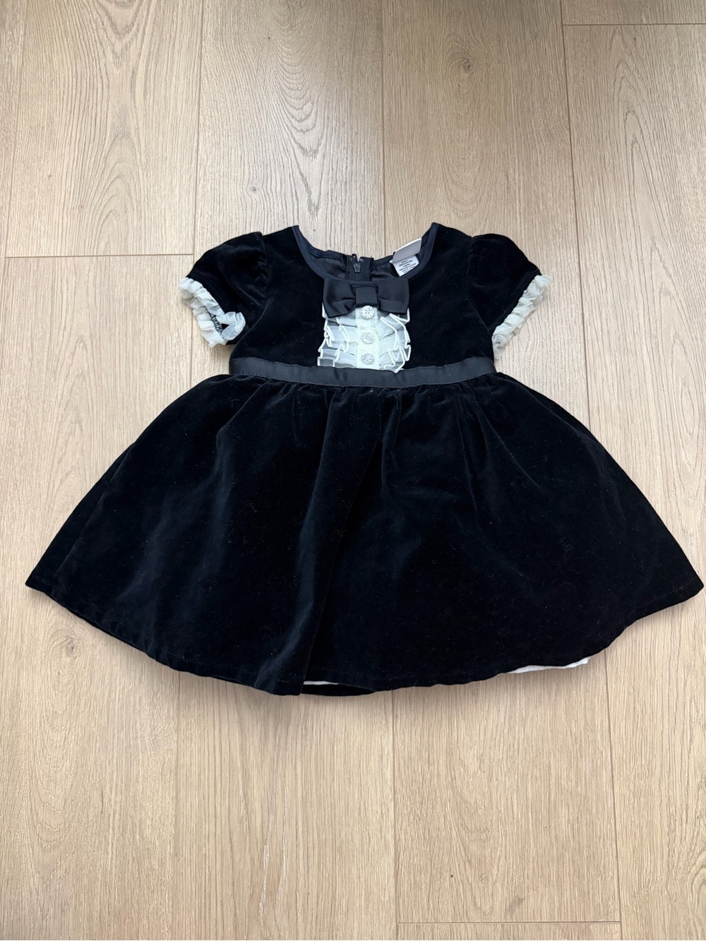Harajuku mini 2T Black Velvet Baby Dress with Ruffle Bib and Bow